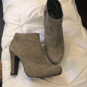 Nine West Gray suede booties